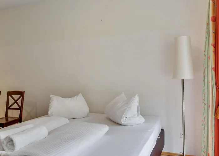 International House Mit Terrasse Zw 4