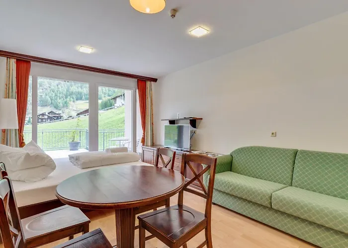 International House Mit Terrasse Zw 4 Зёльден