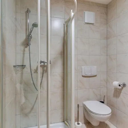 Apartmán International House Mit Terrasse Zw 4 *