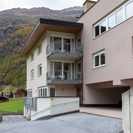 International House Mit Terrasse Zw 4 Апартаменты *